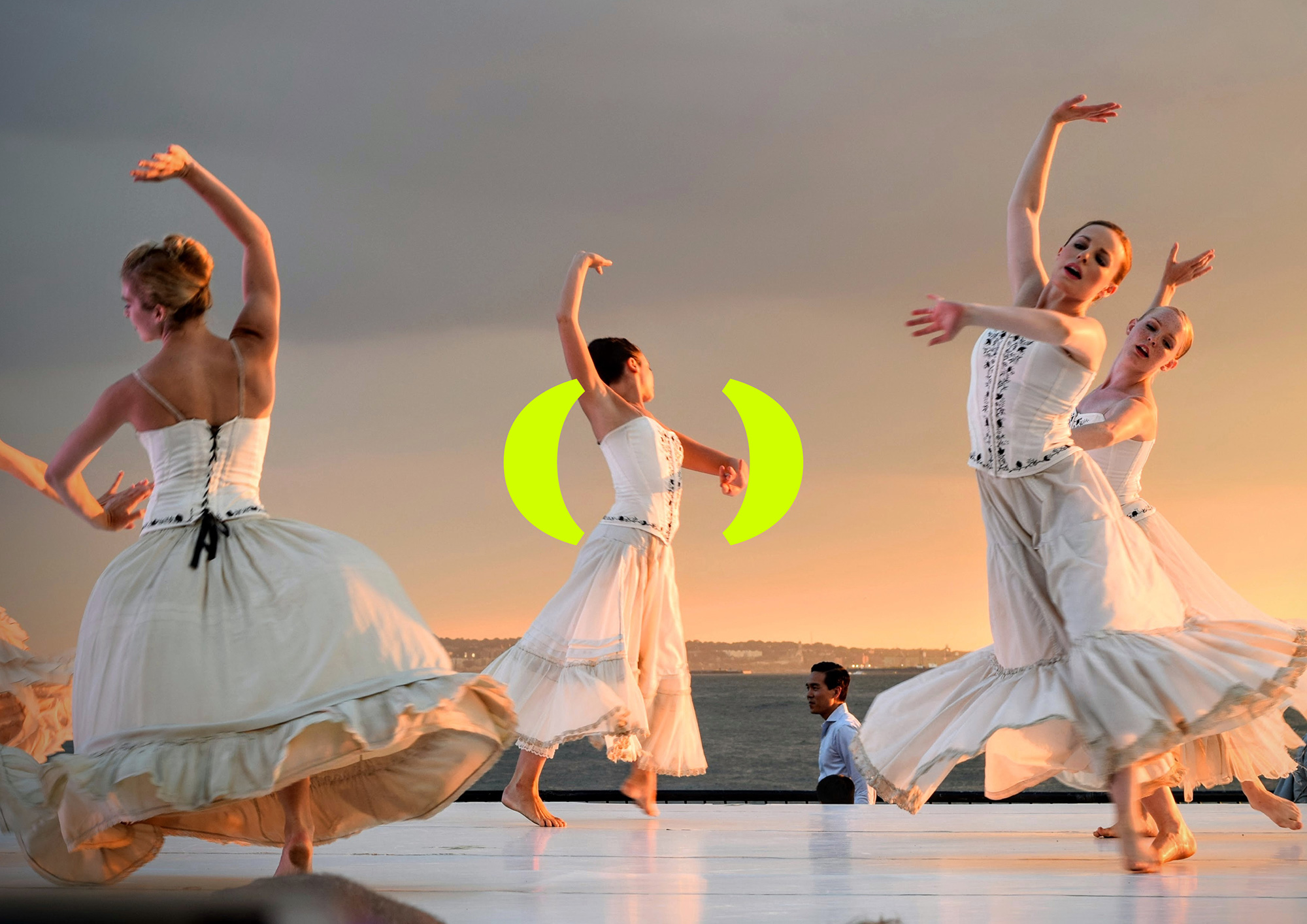 The custom-made wordmark of more.com is inspired by the brand's vibrant energy. It gives off a kind of friendly and approachable confidence, and the necessary digital-first edge. But it doesn't stop there.